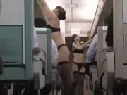 Comissária de bordo do Japão no serviço de sexo de avião
