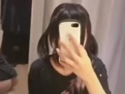 Selfie tímida da menina asiática
